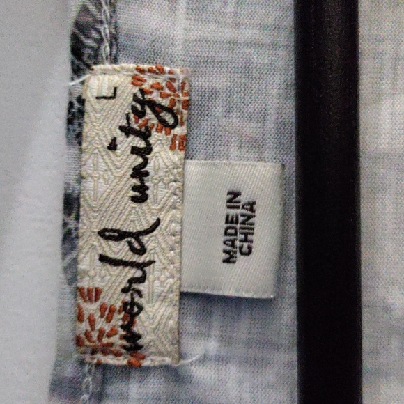 Black and White Tank Top - Picture 2 of 3